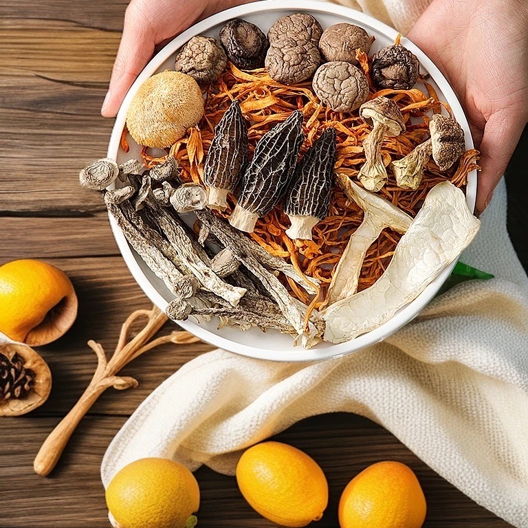 云南特产七彩菌汤包含羊肚菌鹿茸菇花可炖鸡鸭煲汤