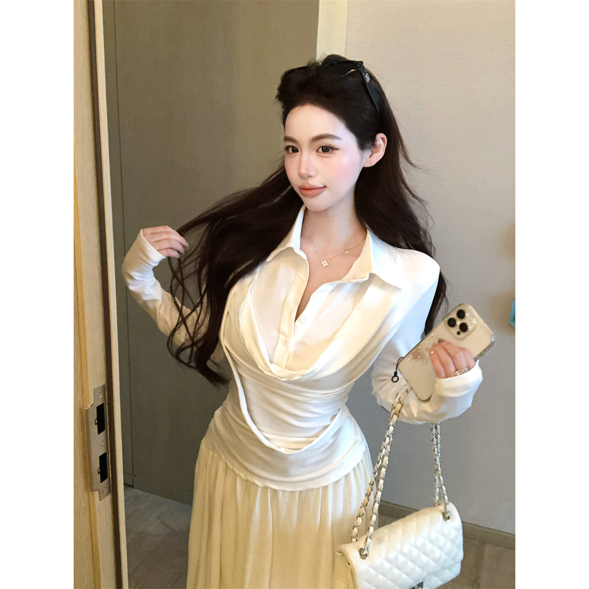 梦优莱韩系设计感辣妹纯色慵懒感拼接假两件荡领修身显瘦气质T恤