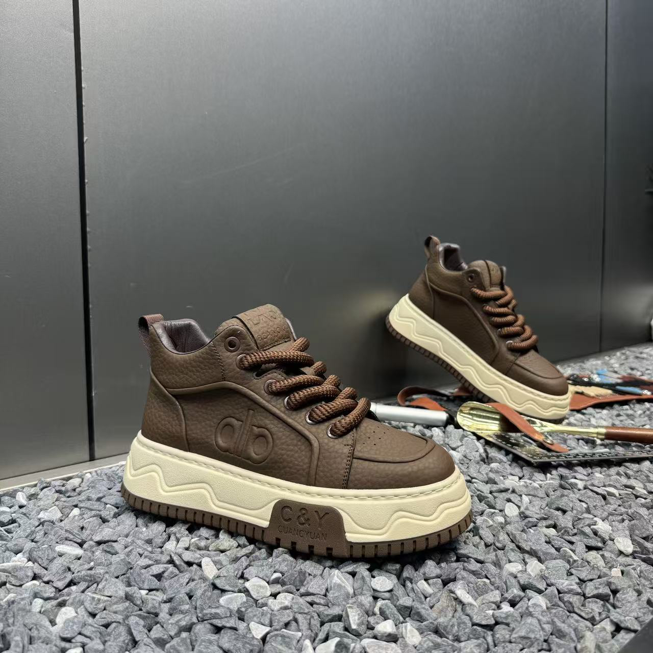 运动时尚休闲鞋运动风秋季极简风系带增高秋冬高帮鞋