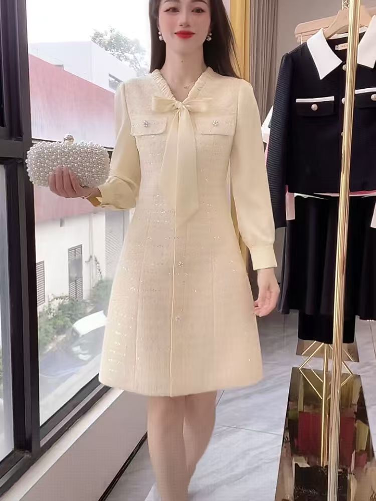 2025秋季中长裙轻奢修身轻职风小众气质女装连衣裙