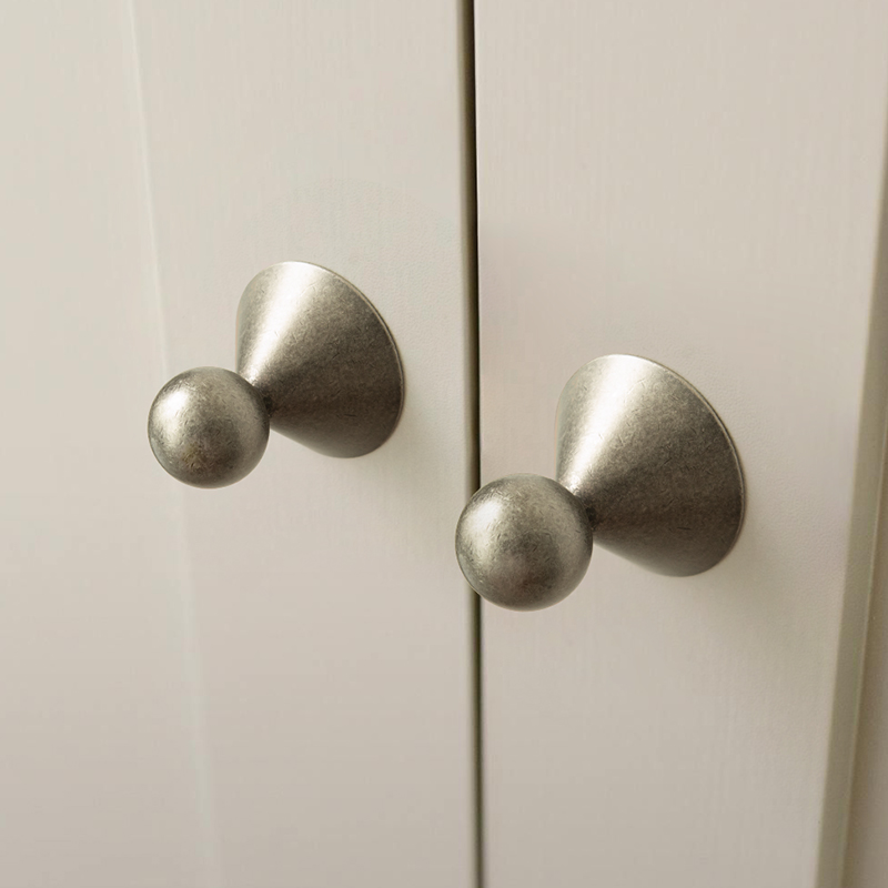 贝雷欧现代卡通小雪人衣柜拉手橱柜单孔柜门简约复古抽屉小拉手