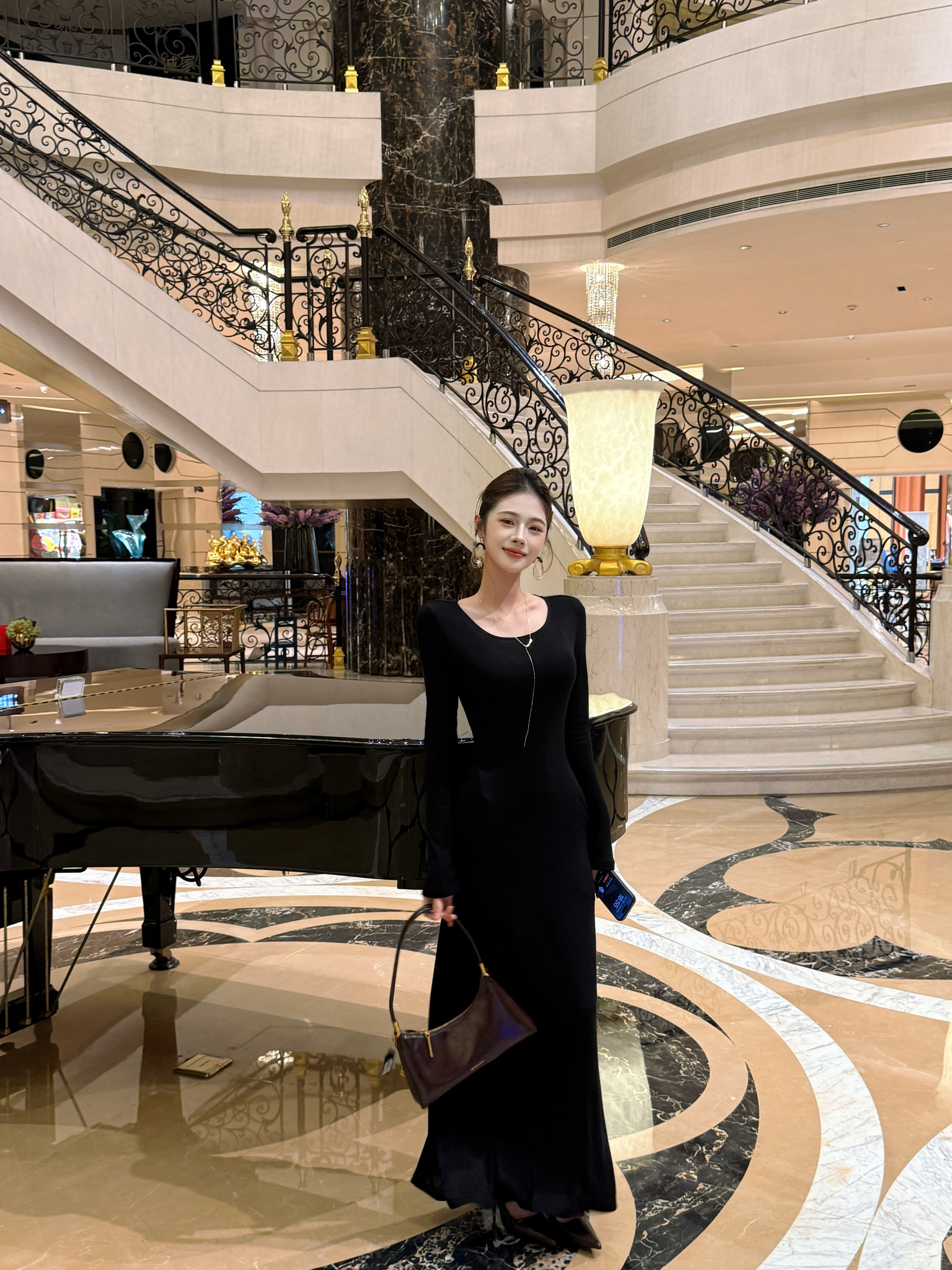 法式复古风气质长袖连衣裙早秋显瘦收腰修身打底开叉内搭长裙