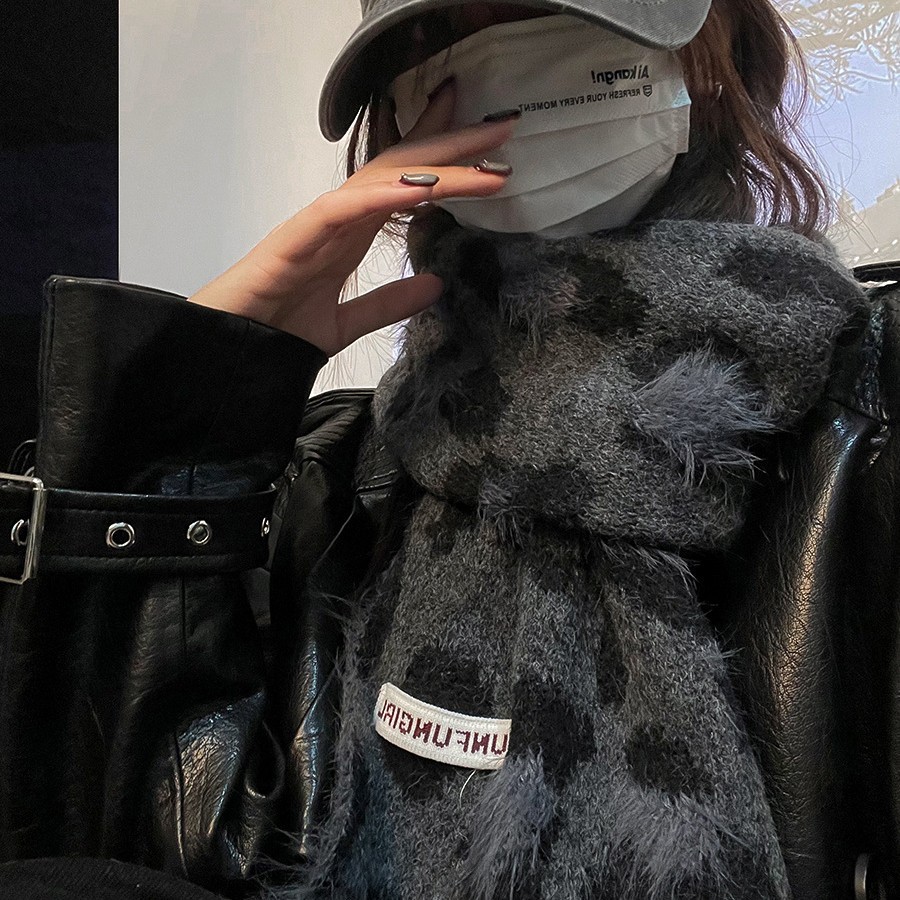 豹纹羊毛混纺围脖披肩围巾女冬季新款高级感甜酷风百搭保暖围脖