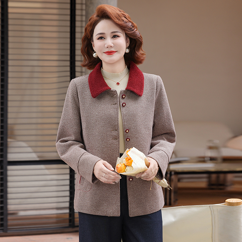 秋冬新款加厚外套中老年上衣雪花绒短款洋气妈妈毛呢时尚