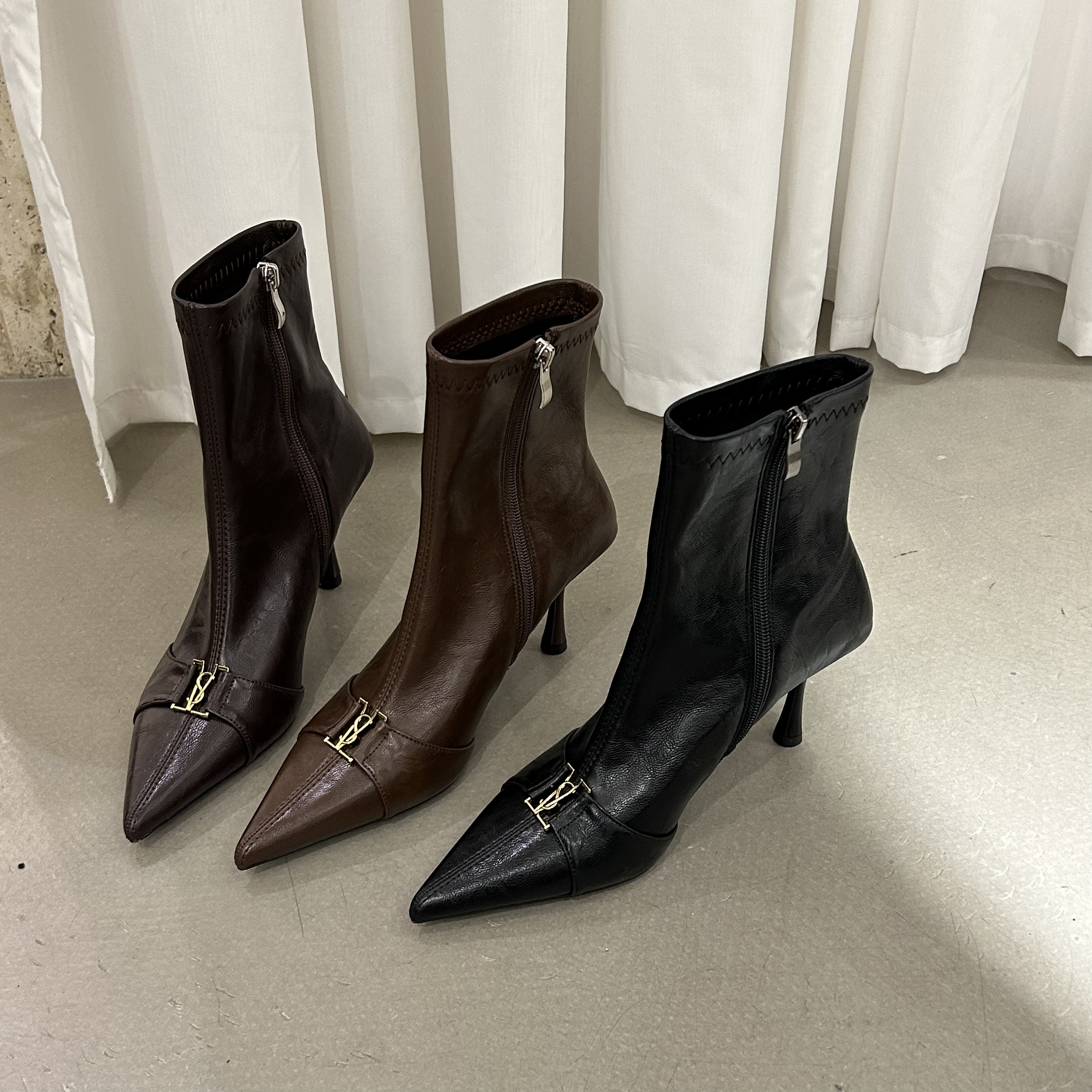 2025秋冬尖头细跟气质侧拉链金属搭扣时尚百搭深棕色高跟显瘦靴子