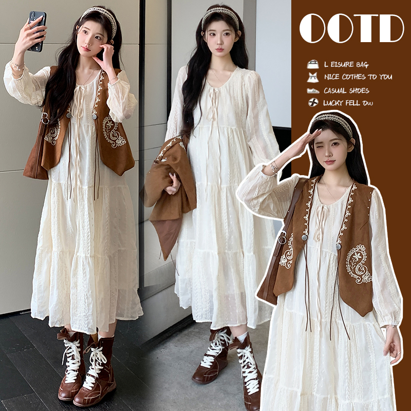 孕妇装春秋新款马甲蕾丝裙重工刺绣宽松显减龄孕妇连衣裙俩件套