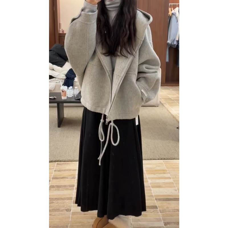 灰色毛呢外套女2025新款高级感超好看韩系复古黑色半身裙两件套装