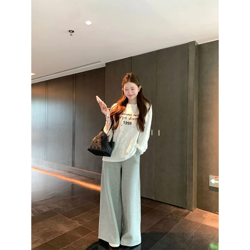 秋季小众设计感简约风修身显瘦网红穿搭长袖上衣休闲简约直筒长裤