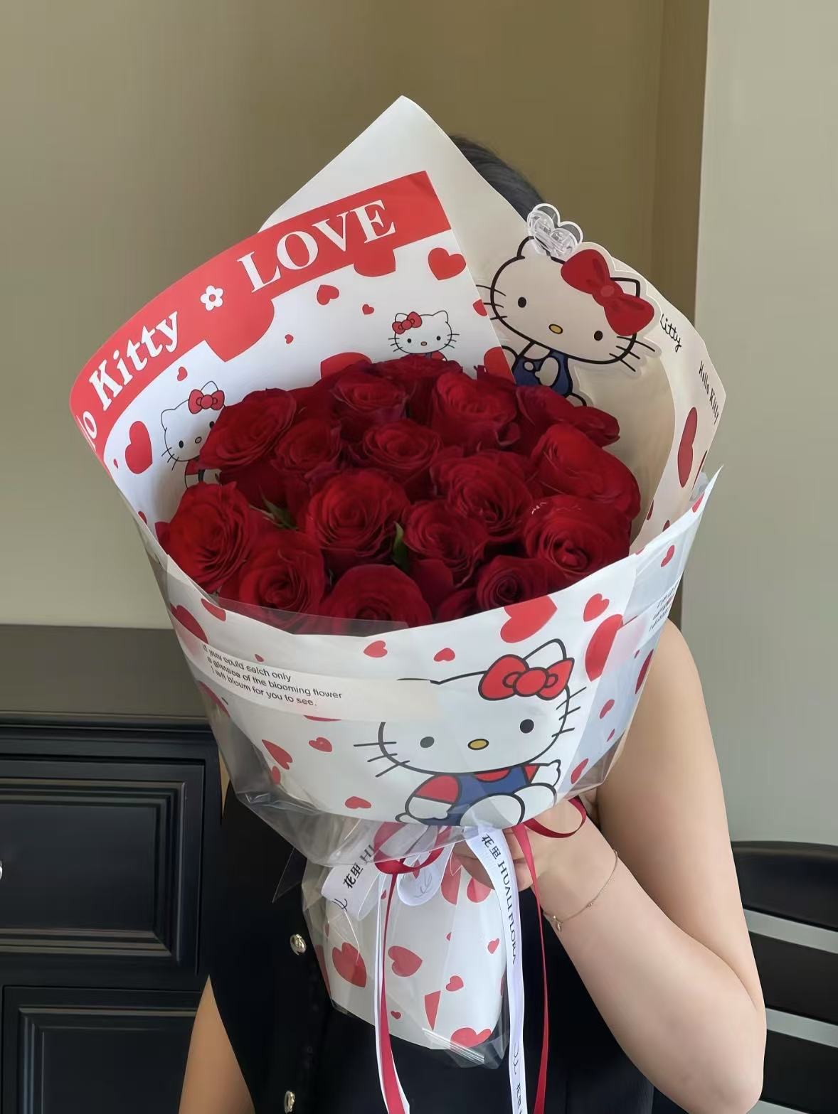 同城爆款Kitty猫玫瑰鲜花花束同城配送送女友老婆生日礼送花上门