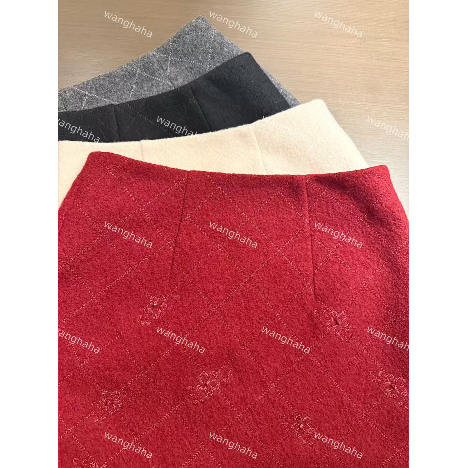 W·HAHA【长腿拍档】重工菱格刺绣羊毛毛呢半裙81102