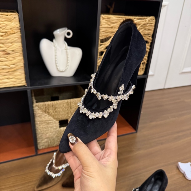 9公分坡跟水钻一字带浅口高跟鞋尖头单鞋女鞋高跟春季包头气质