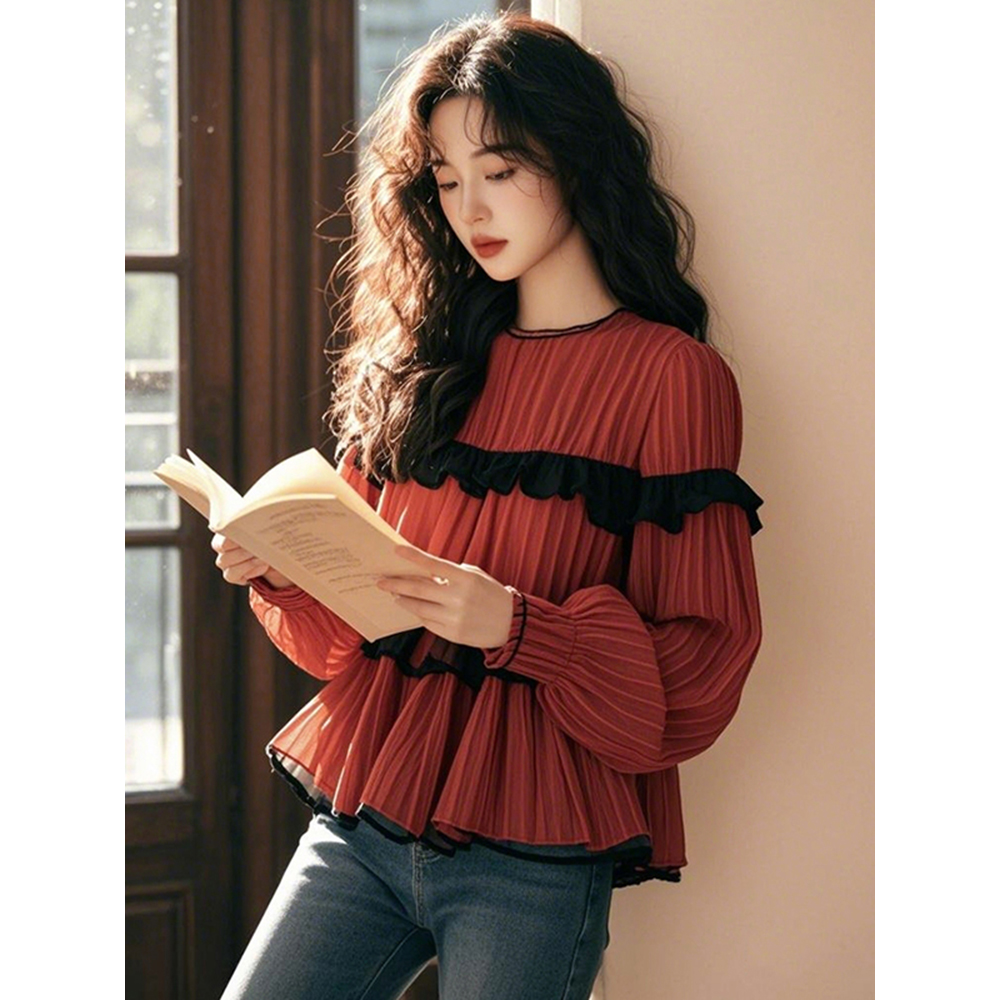 今年流行爆款独特超好看洋气别致时髦设计感红色木耳边拼接娃娃衫
