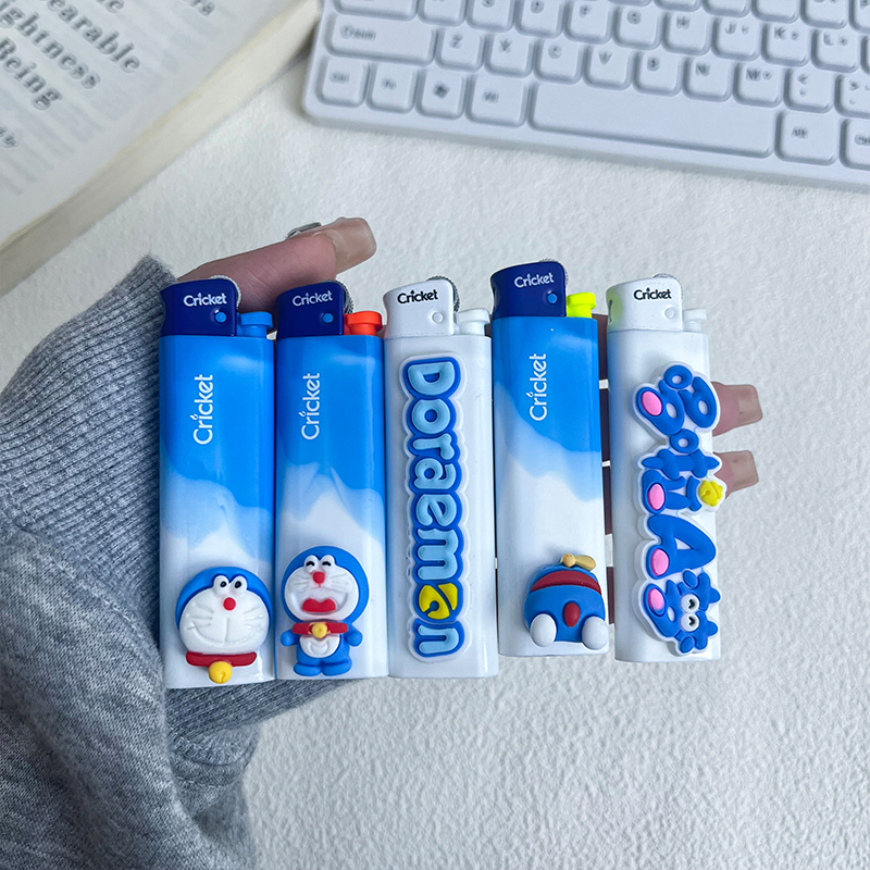 正品Cricket多啦a梦草蜢打火机可爱卡通创意砂轮明火防爆情侣礼物