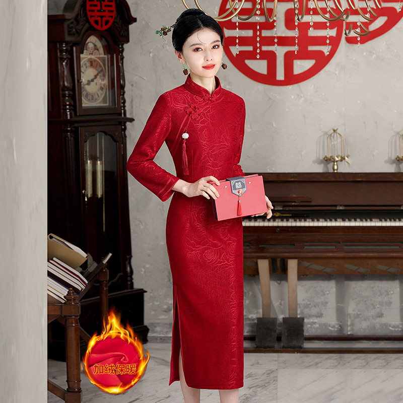 秋冬装加绒加厚红色改良旗袍2025新款女复古长袖中式婚礼喜妈妈装