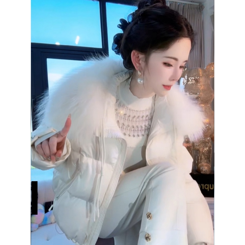 高级气质御姐大毛领短款设计棉服女装2025冬季新款保暖面包服外套