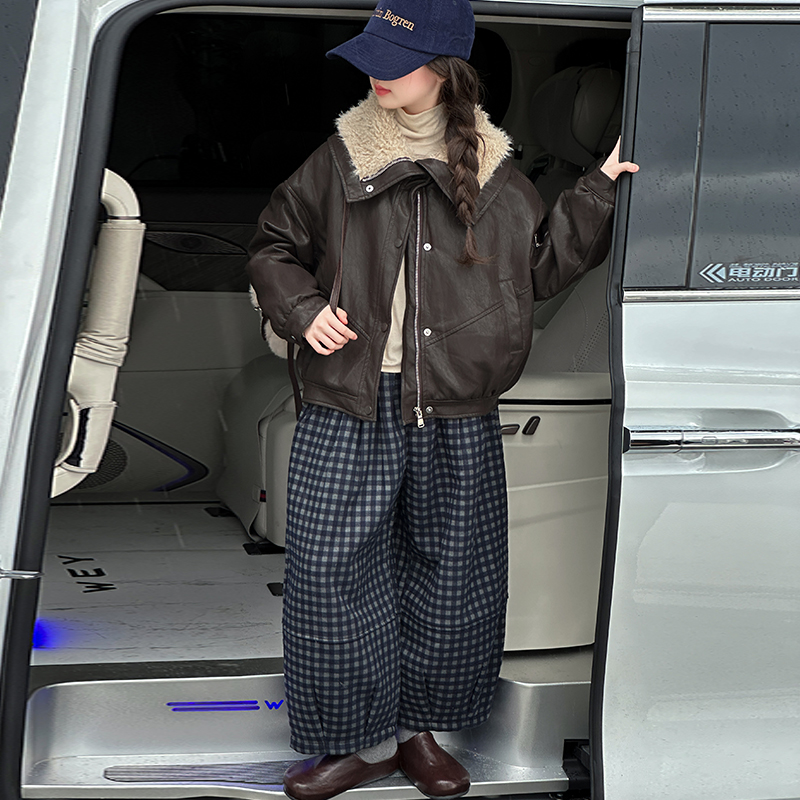 【酷哒仔】女童潮酷范加绒加厚翻领皮衣外套格子裤两件套装2025秋冬