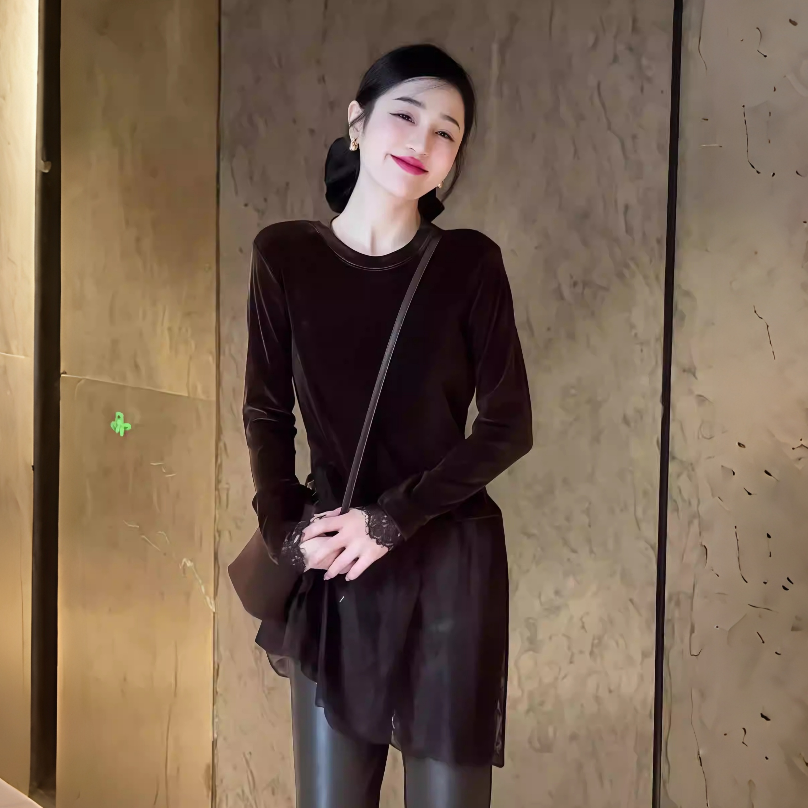 中长款蕾丝长袖t恤女内搭打底衫2025新款今年流行洋气秋冬季上衣