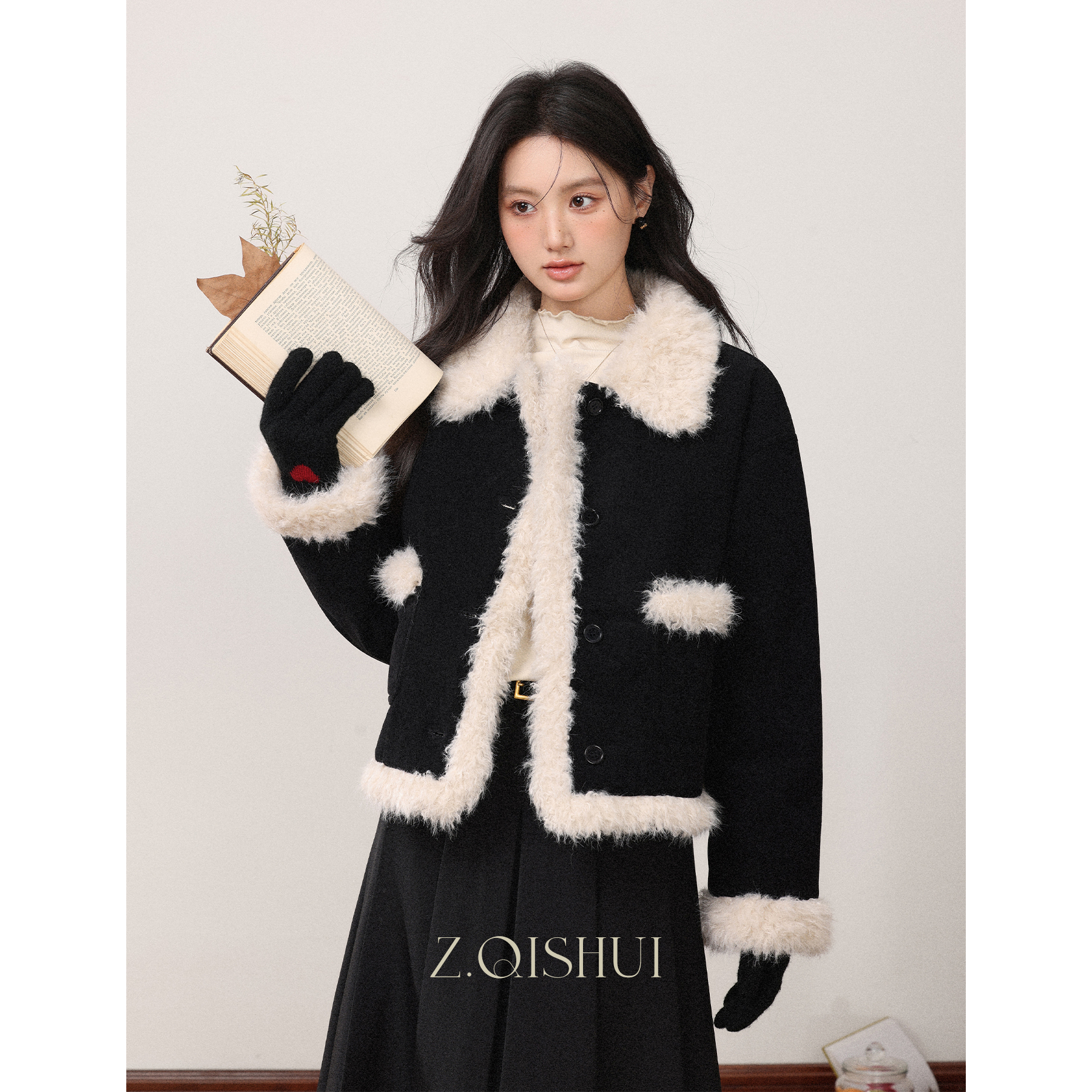 张汽水秋冬穿搭新款慵懒高级感黑色短外套女小香风毛绒上衣Z18972