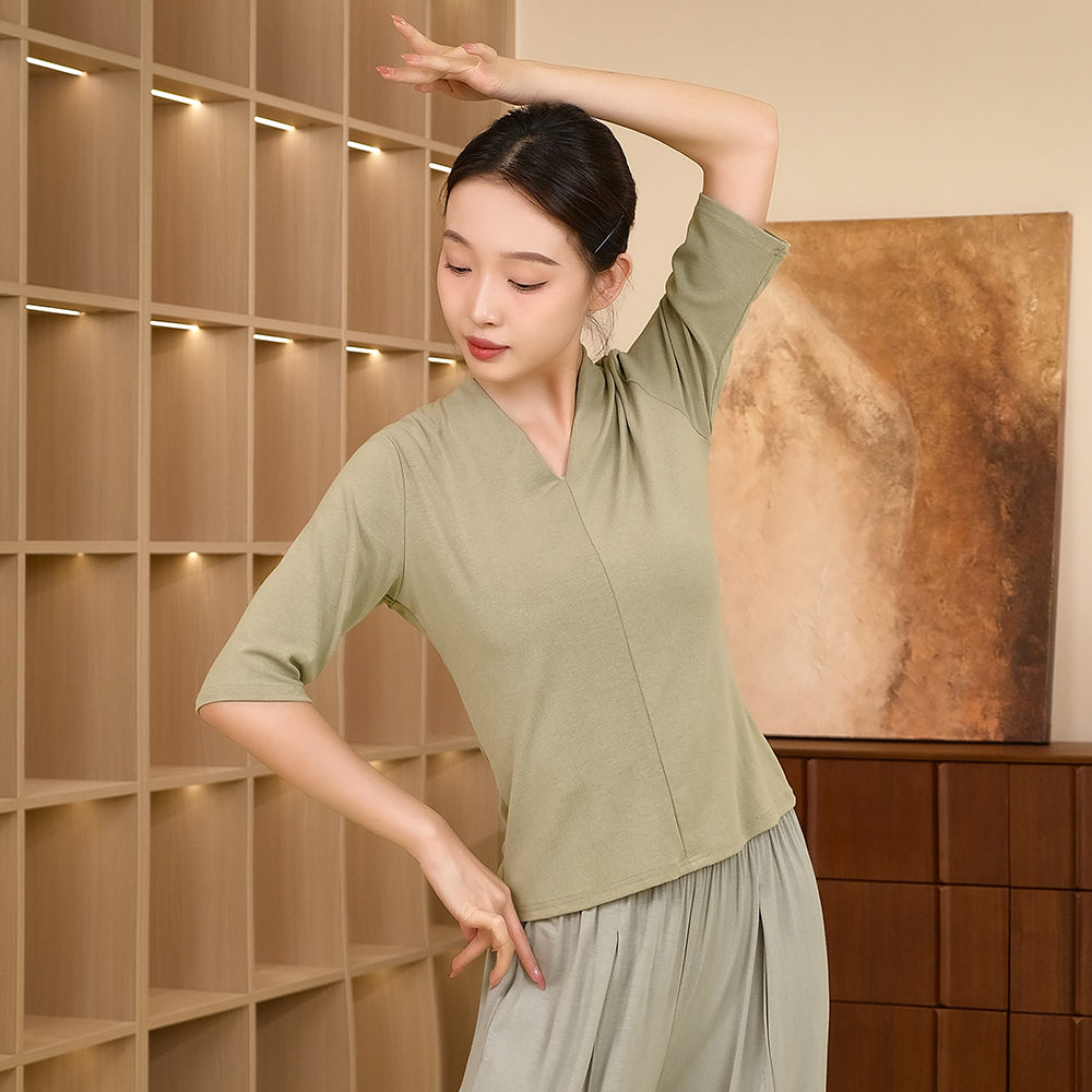 25623现代舞蹈练功服女新款v领中袖针织上衣休闲日常形体舞蹈服