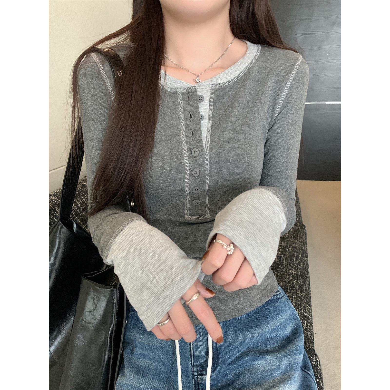 韩系时尚设计感半开领打底衫女内搭秋冬高档撞色单排扣上衣