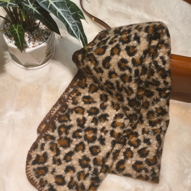 豹纹加绒围巾女秋冬季加厚保暖羊绒流苏围脖韩系气质百搭防寒披肩