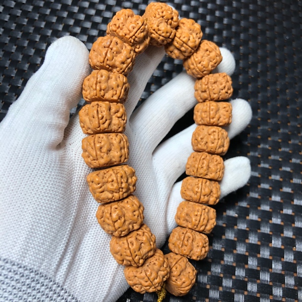 04211帝王龙小金刚大尺寸手持手串纹理漂亮带梅花无裂不金刚