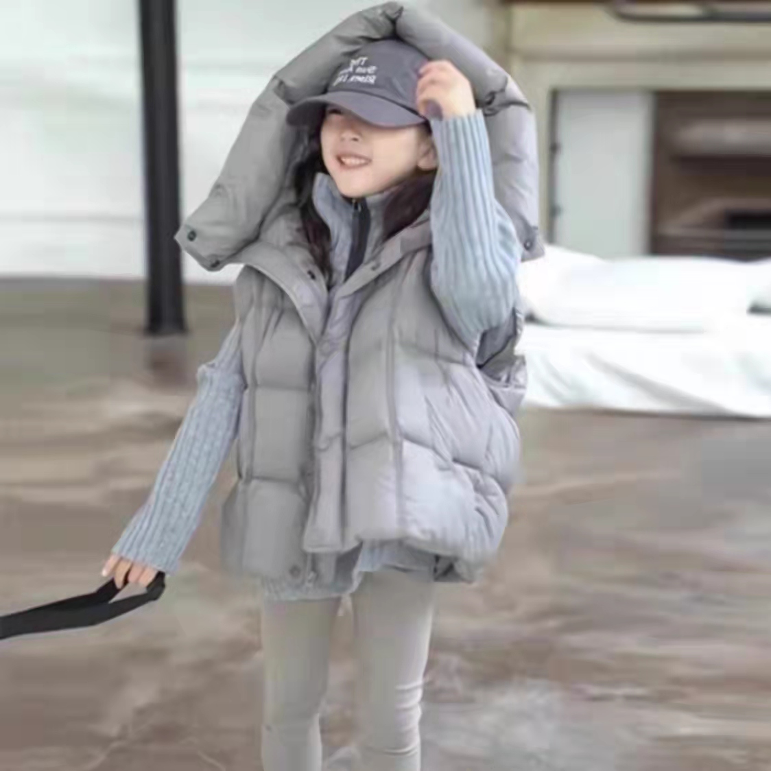 女童羽绒马甲冬装2024新款儿童羽绒服中大童白鸭绒洋气连帽外套潮