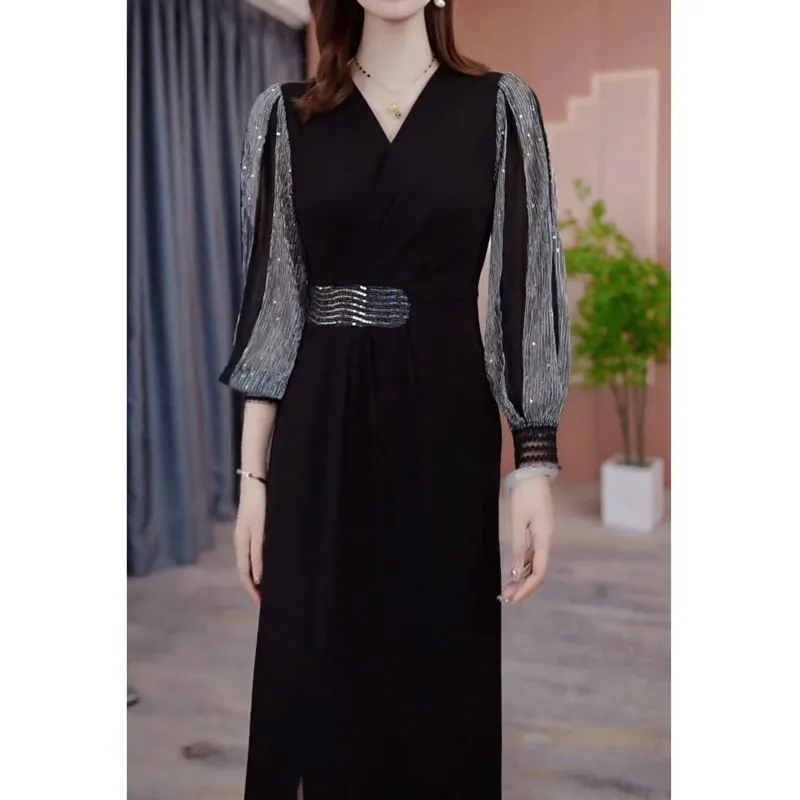 2025秋季新款重工亮片镂空设计感收腰法式轻奢高级感连衣小黑裙女