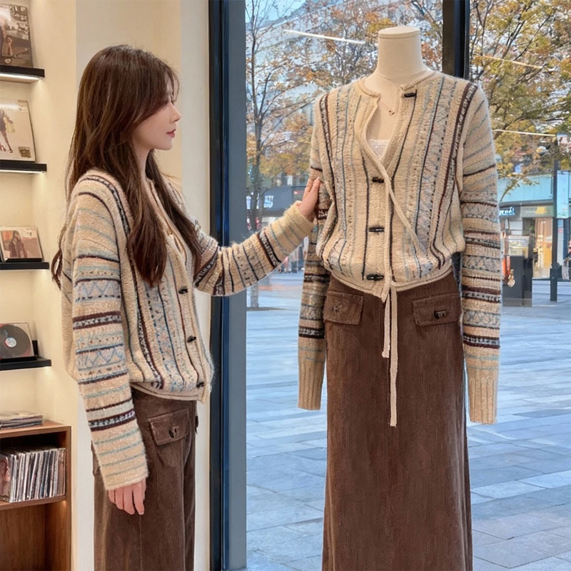 温柔显白撞色百搭长袖针织衫女2025秋冬季新款高级感穿搭减龄毛衣