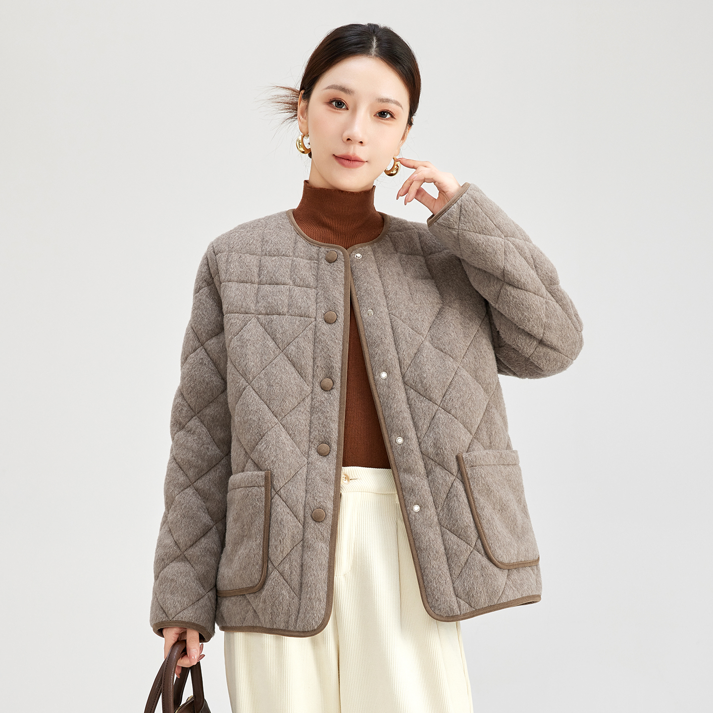 轻奢时尚羊毛大衣女短款气质圆领显瘦妈妈秋冬薄款95白鹅绒羽绒服