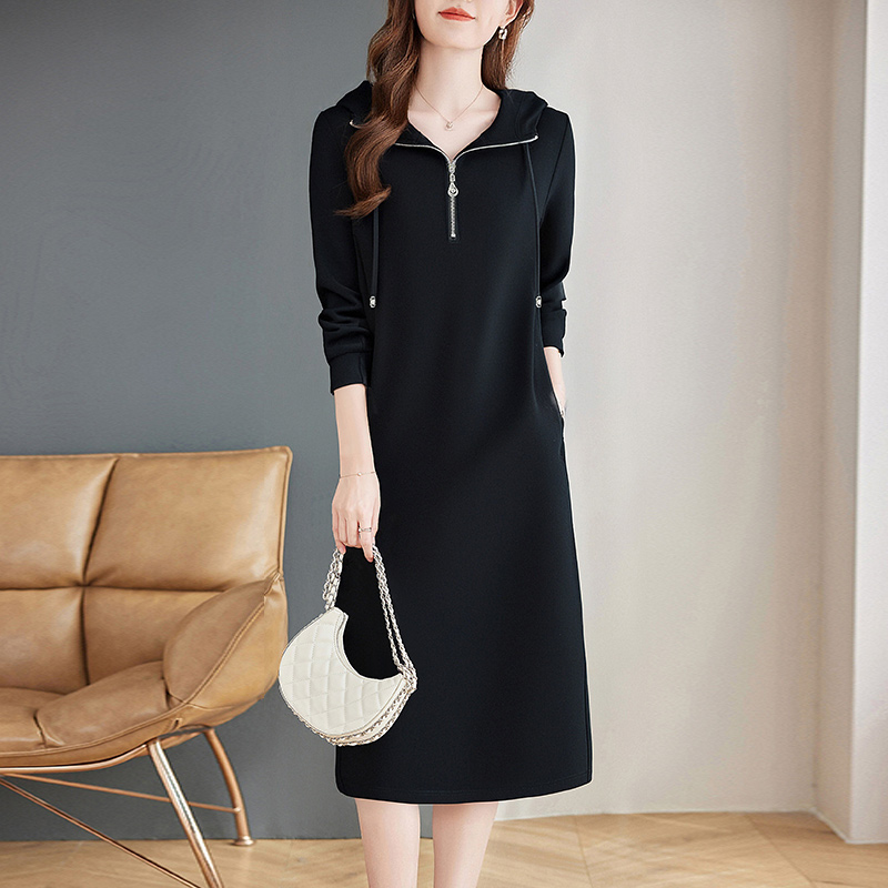 宽松长袖连衣裙女秋装新款高端时尚连帽女士裙子大码高级感卫衣裙