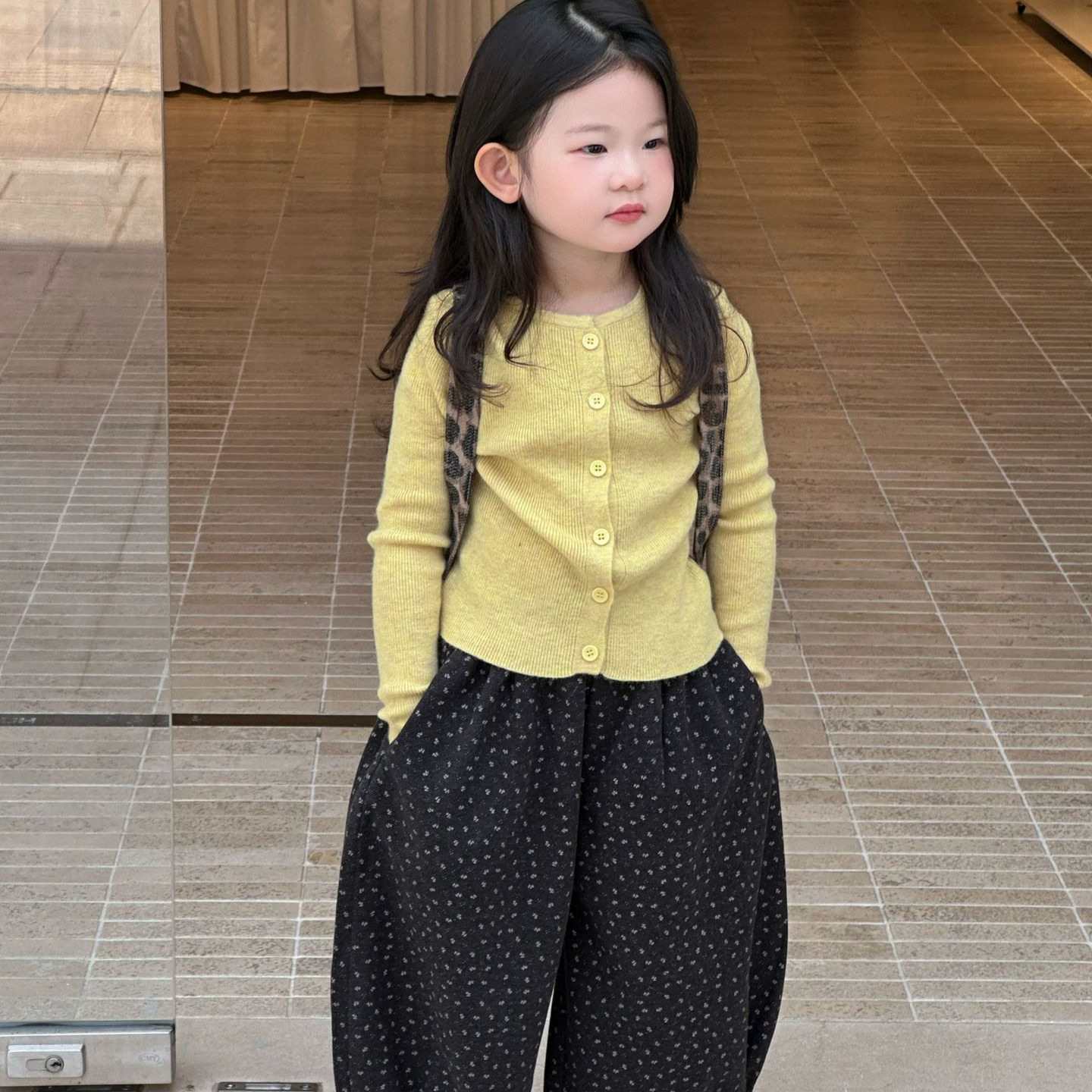 小思家女童2025秋季新款韩版童装百搭针织毛线开衫外套灯笼裤套装