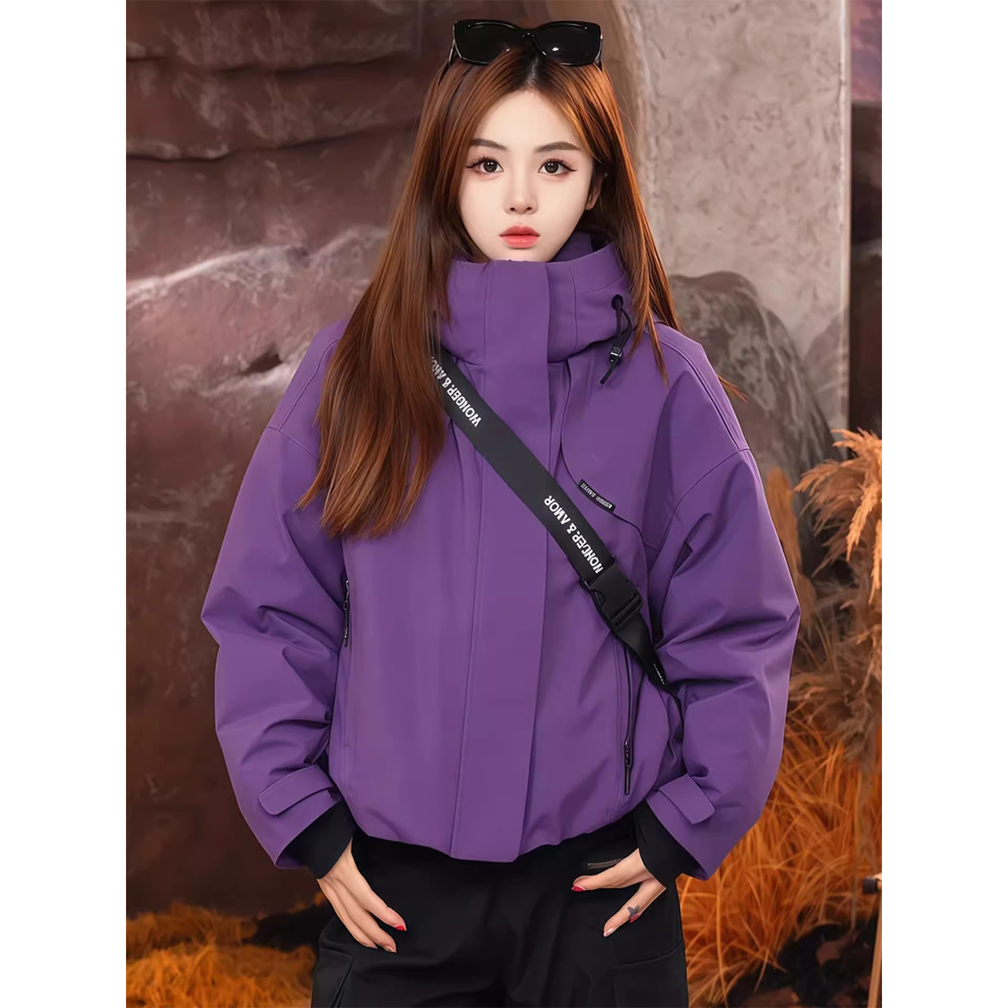 拉夏贝尔工装短款上衣女秋冬2025新款宽松时尚连帽保暖冲锋衣外套