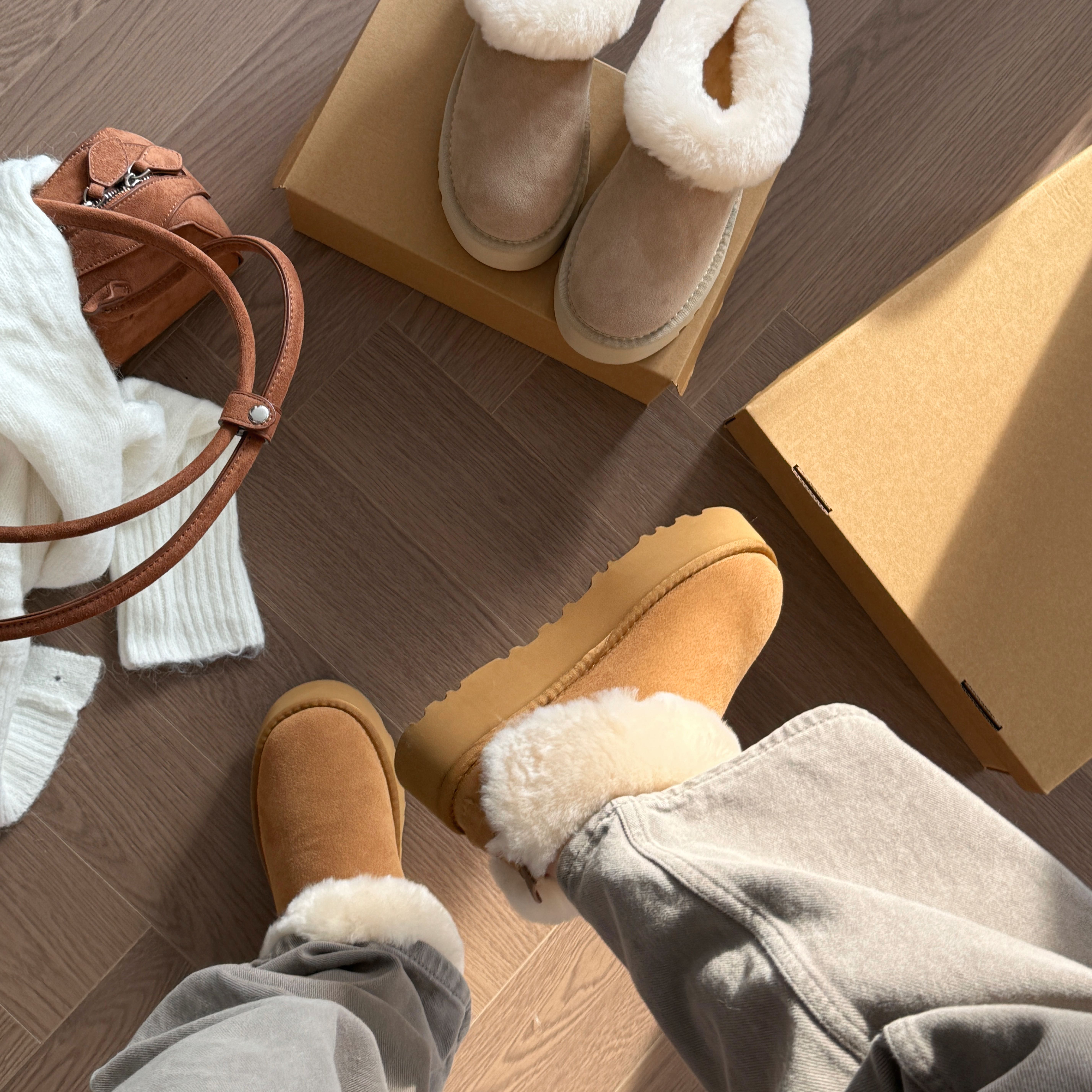 小发喵「质感绒面及踝蓬松雪地靴｜厚底重塑摩登步履」