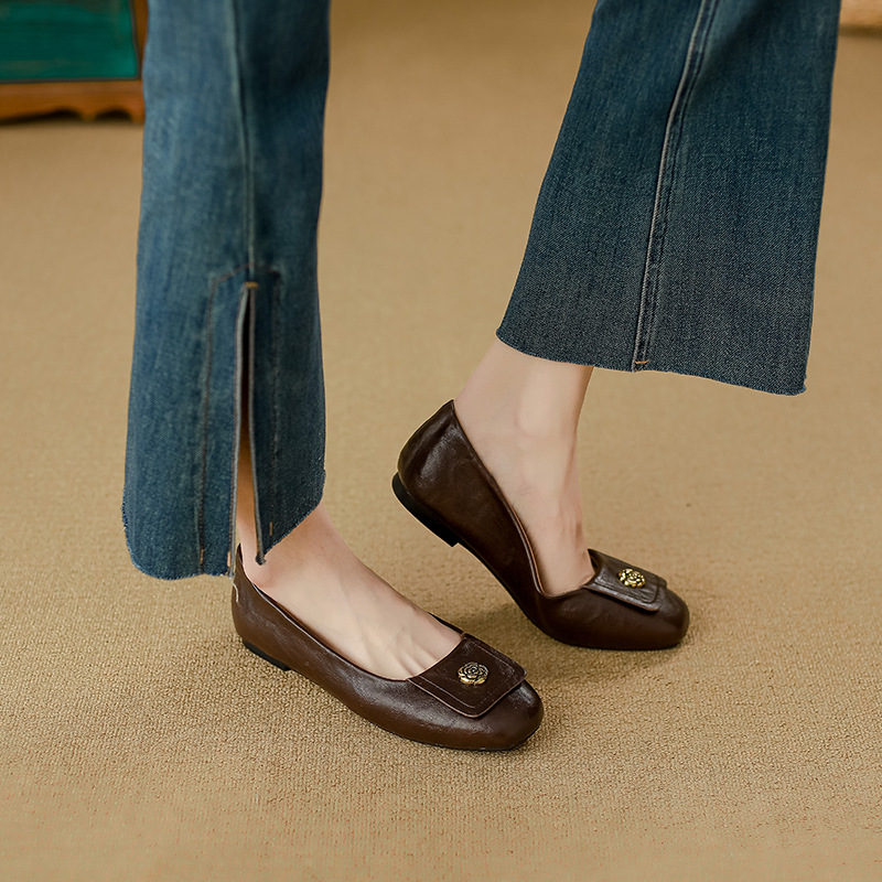 酒红色羊皮真皮款低跟软底新款春秋百搭高跟鞋单鞋鞋子女款女士