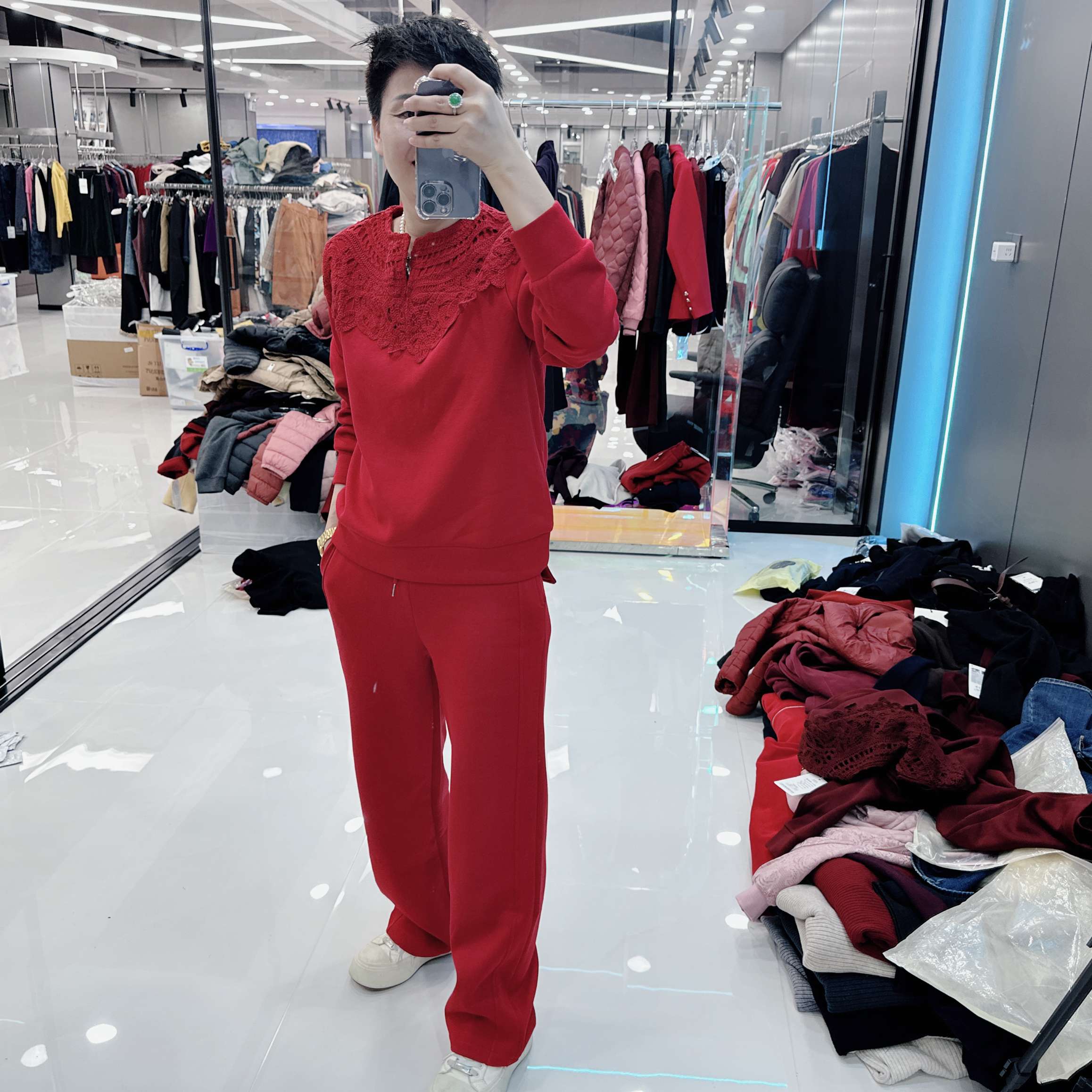 新款时尚花边2色遮肚腩薄绒套装1829品