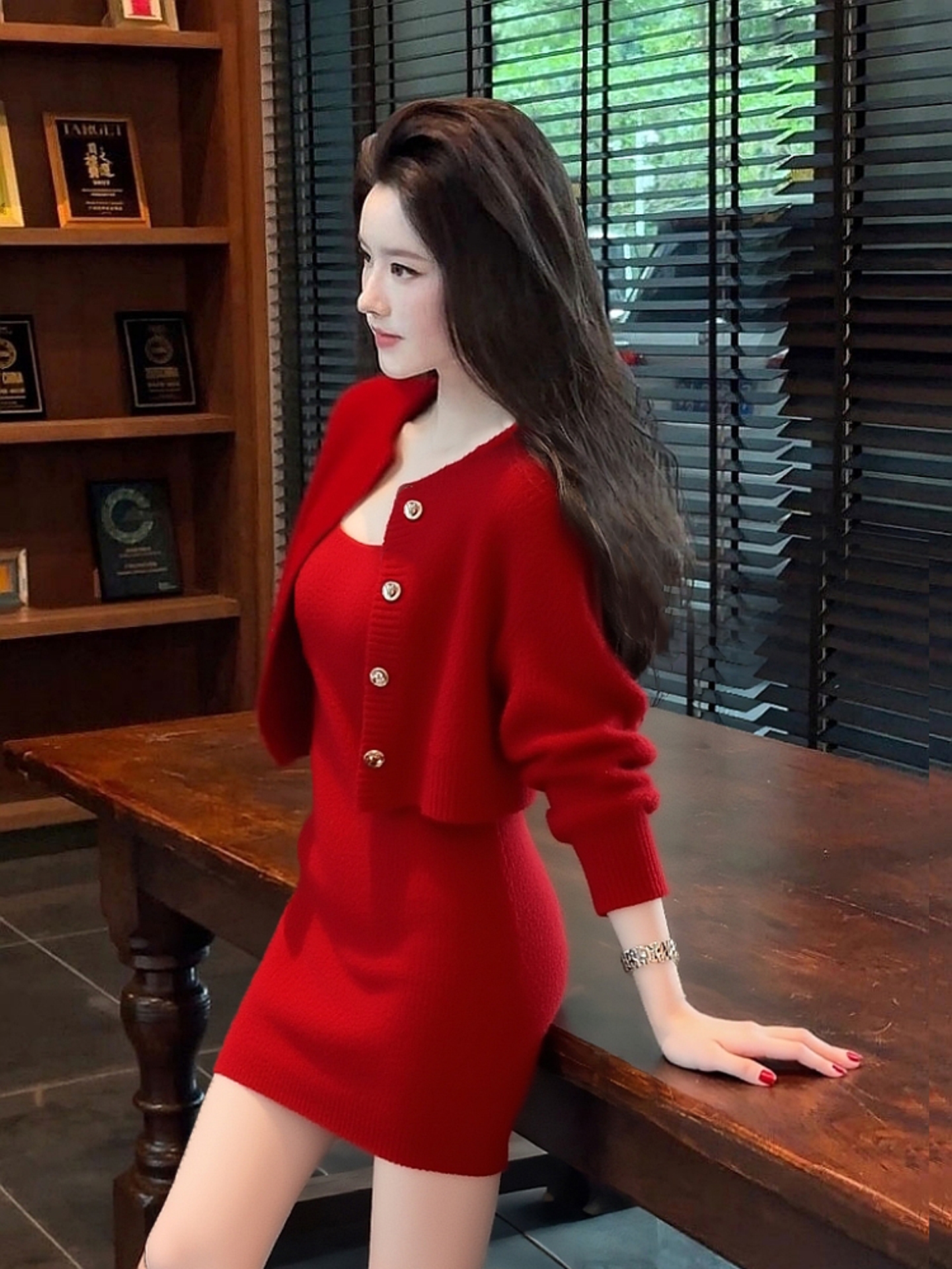 纯欲风红色针织开衫连衣裙套装女2025年秋季新款小众不撞款两件套