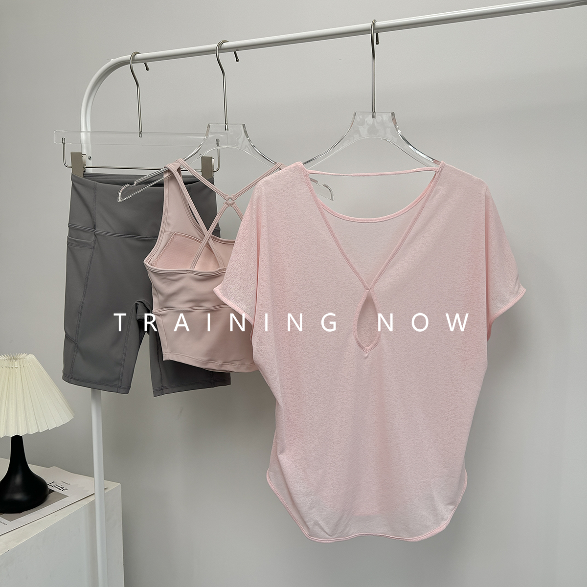 跑步运动套装女2025新款夏季瑜伽服健身衣宽松遮臀t恤五分骑行裤