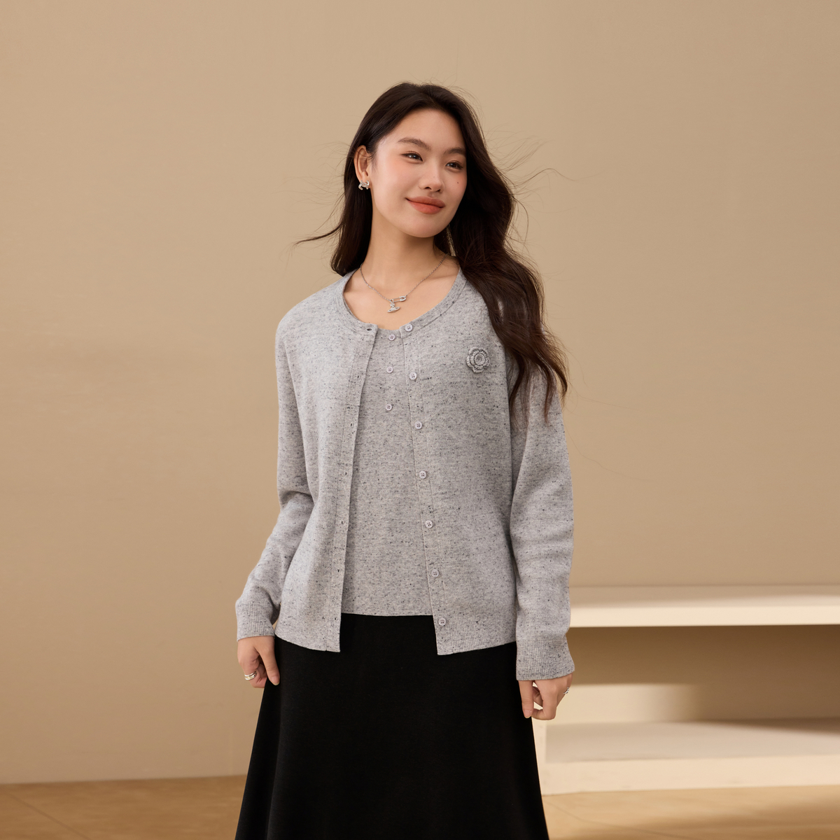 【伴花眠】纤莉秀W大码女装流光风立体绣花针织背心两件套QK3717