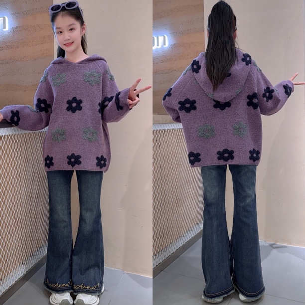 女童冬季时尚休闲V字花朵针织衫打底毛衣韩版加绒加厚牛仔裤套装