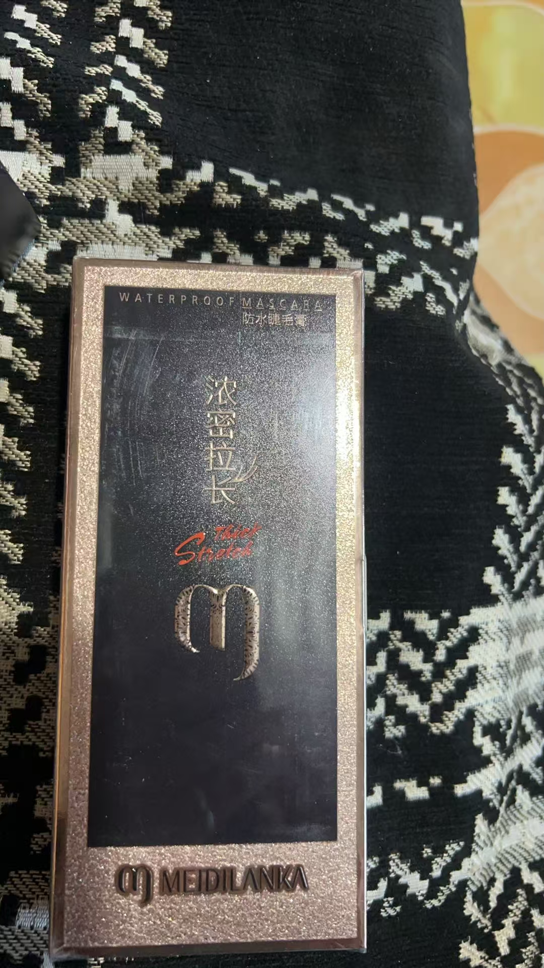 浓密拉长防水睫毛膏