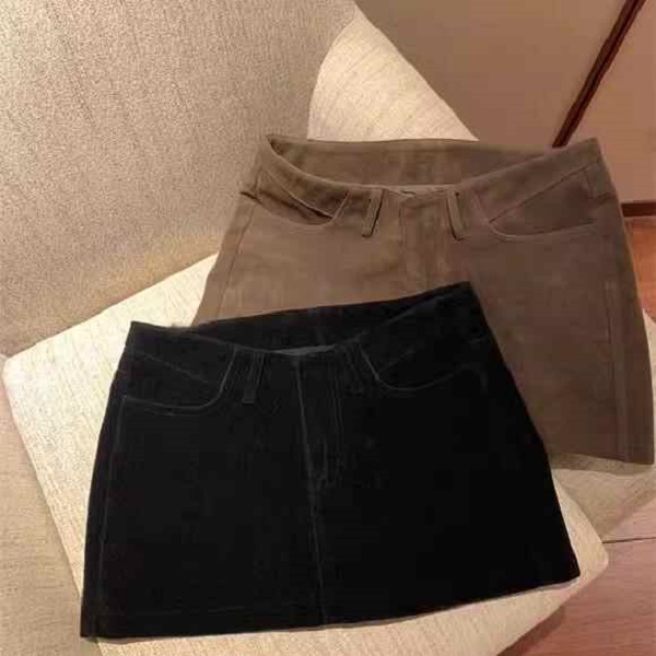 设计感鹿皮绒弧形腰短裙自带安全裤女时尚气质高腰显腿长半身裙