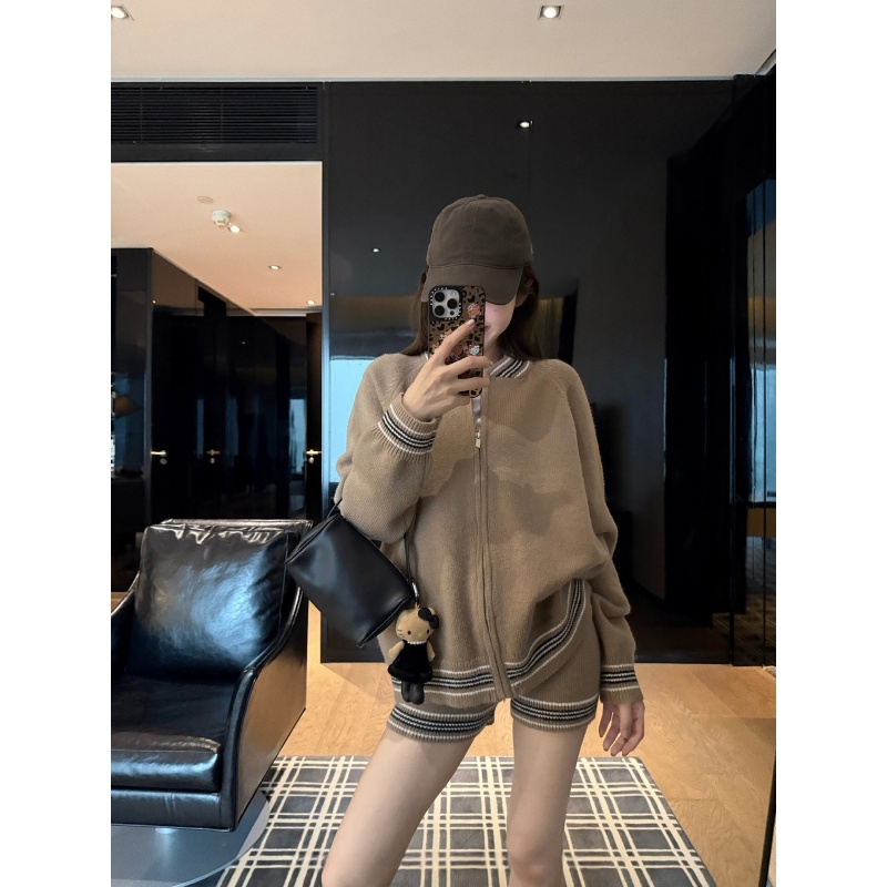 秋冬季新款韩系撞色设计拉链毛衣针织外套气质显瘦休闲短裤套装女