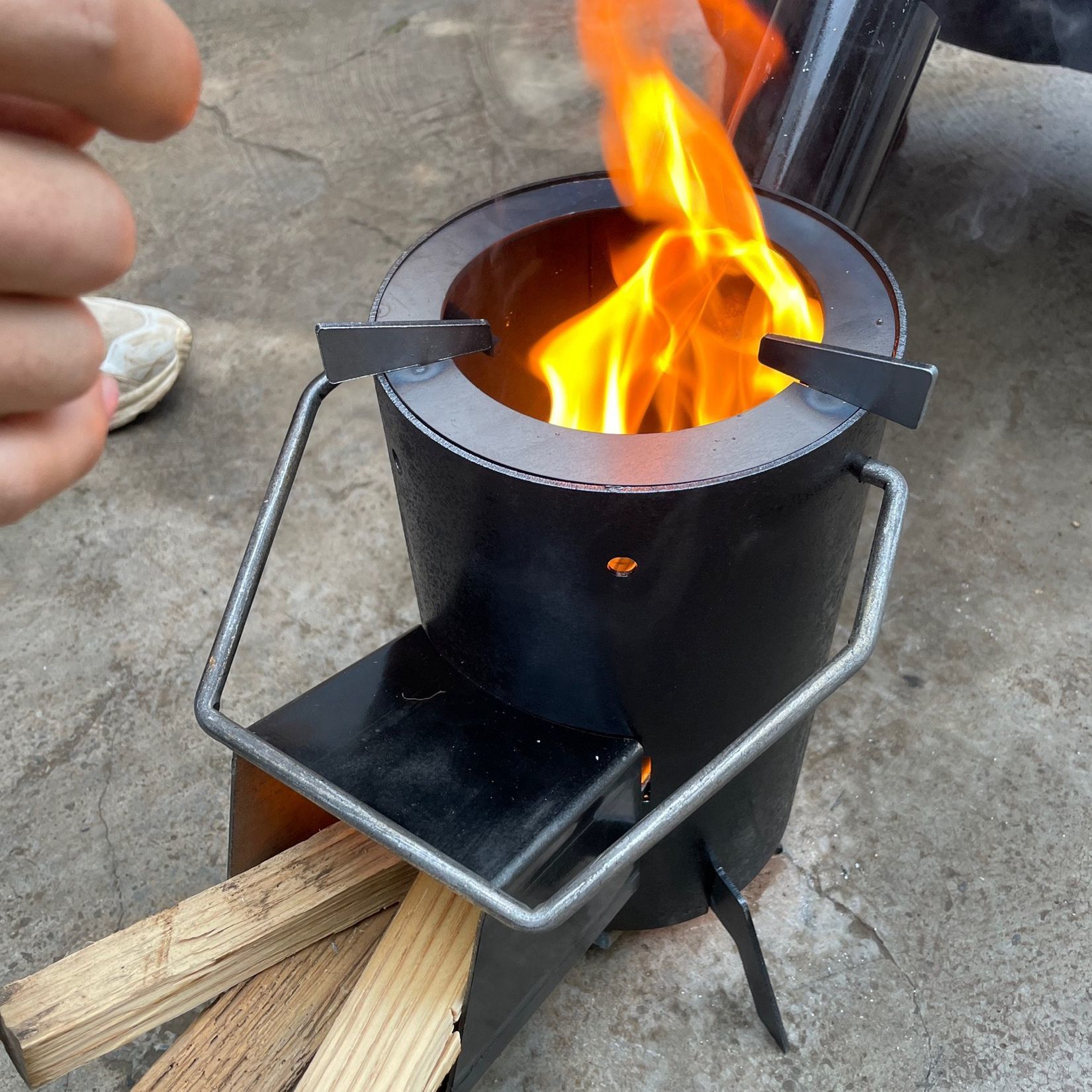 户外折叠柴火炉灶新款柴火炉农村柴火灶家用烧柴移动炉子铁锅