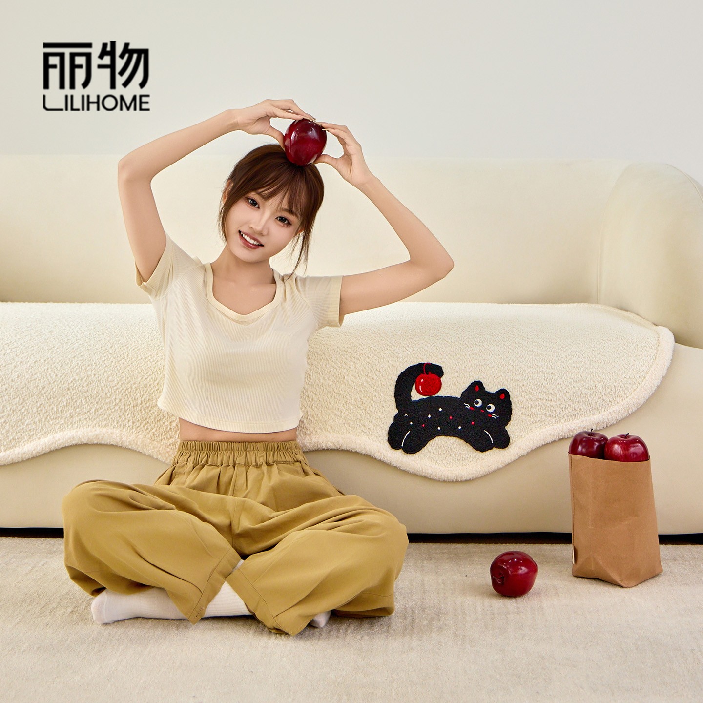 【丽物】新款喵喵悠果卡通四季通用防滑沙发垫套罩雪尼尔秋冬毛绒垫