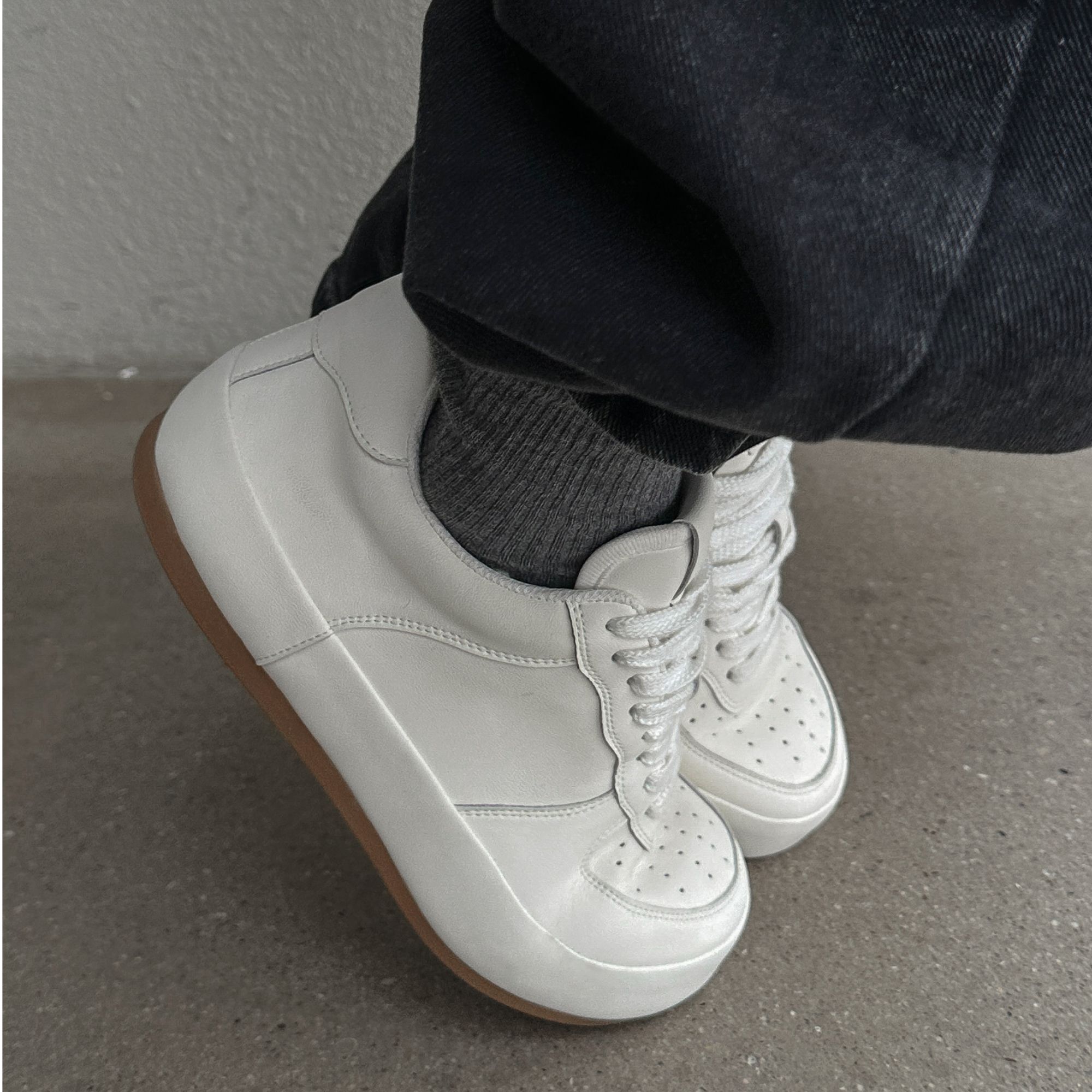 Y388-2 SGIRL TWTW女鞋 新款磨砂皮板鞋厚底休闲百搭小麦色潮鞋