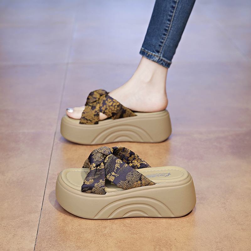 网红拖鞋女夏外穿2025新款百搭洋气搭裙子厚底增高国风小码凉拖鞋