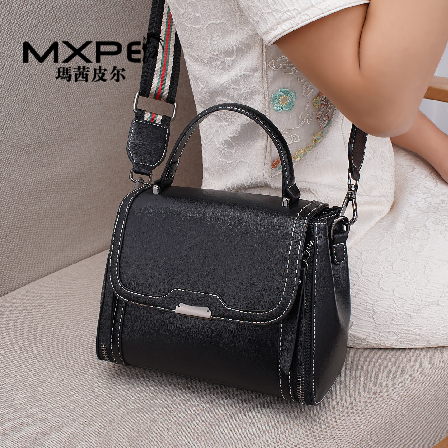 女士斜挎包今年流行洋气手提包2025时尚翻盖双层大容量单肩小方包