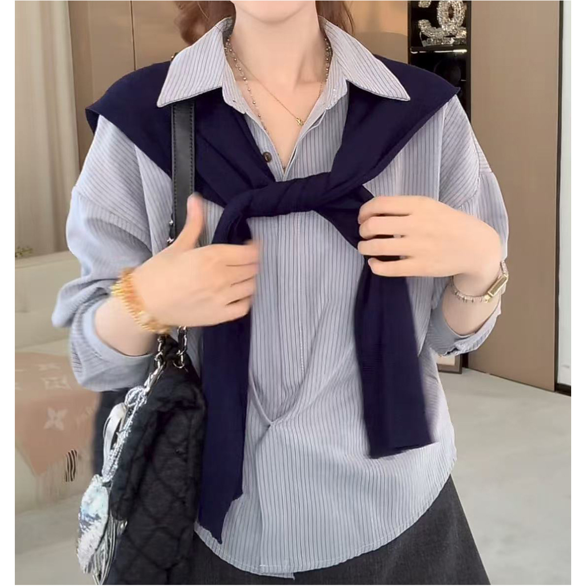 【纹序风线】秋季新款时尚休闲落肩袖薄款衬衫韩版时尚条纹衬衫
