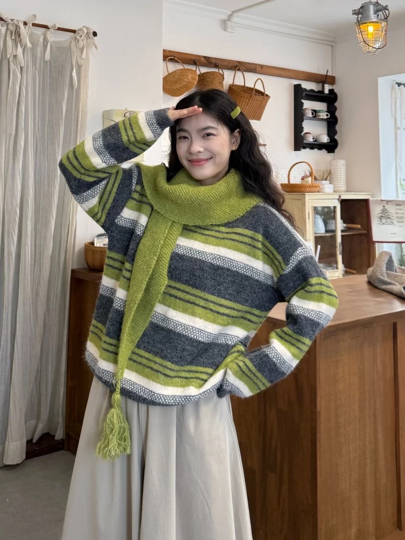 十三行2025秋冬新款撞色条纹针织衫女加厚保暖毛衣配围巾两件套